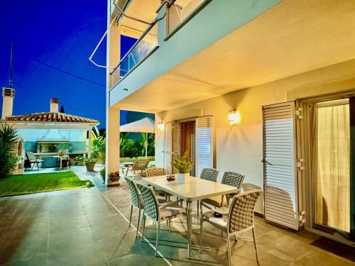 Miranda Corfu City Villa with private pool by DadoVillas