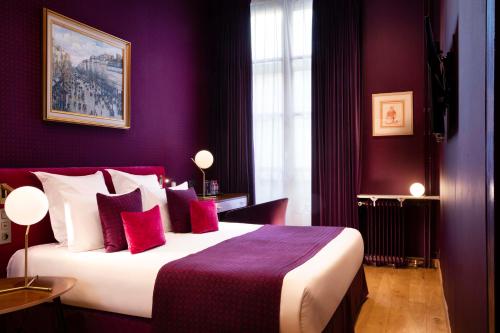 Ένα ή περισσότερα κρεβάτια σε δωμάτιο στο Hotel Pas De Calais