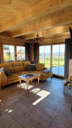 Górskie Przysiółki w Koniakowie - Dom z bala GÓRALSKI LOFT