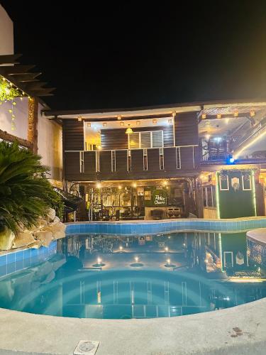 Bazén v ubytování Raneville Hotspring Private Resort nebo v jeho okolí