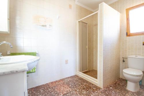 Ένα μπάνιο στο Casa Penya Fegina