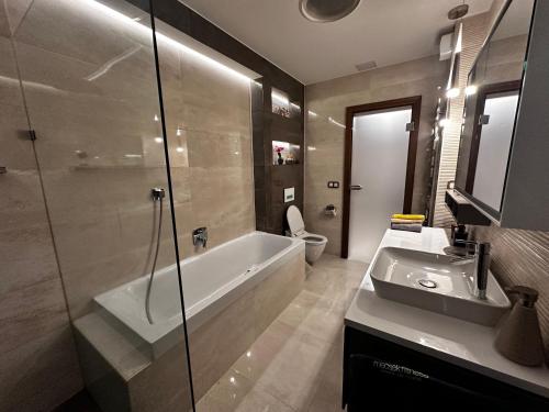 M18 - Csak egy lépés a történelmi belváros - free parking