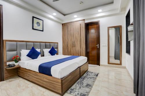 Postel nebo postele na pokoji v ubytování Hotel Grey Medicity Modern Rooms, Prime Location, Affordable Rates I Near Medanta