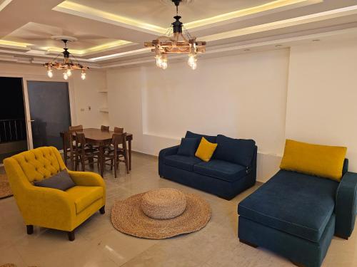 Ruang duduk di Welcome sea view - families only