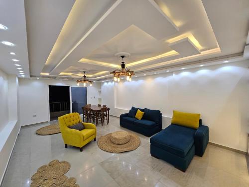 Ruang duduk di Welcome sea view - families only