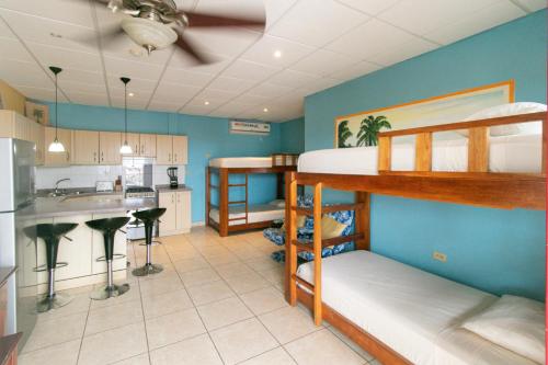 Gallery image of AQUA POINT CONDOS RENTALs in Bocas del Toro