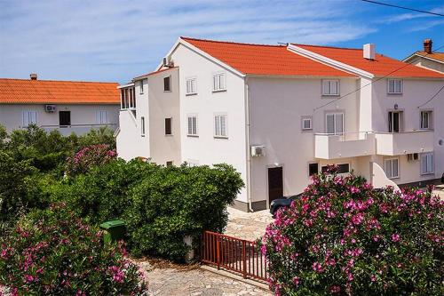 Apartments Krneta