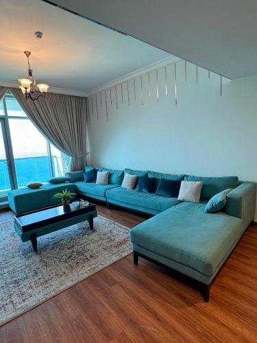 Zona de estar de Ocean View Luxury Suites