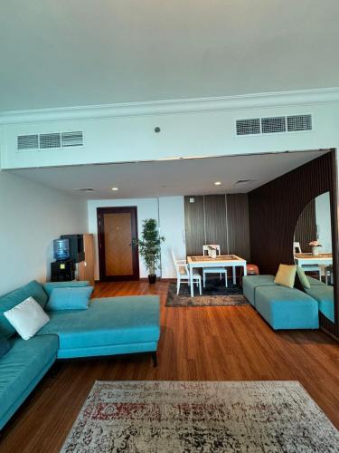Zona de estar de Ocean View Luxury Suites