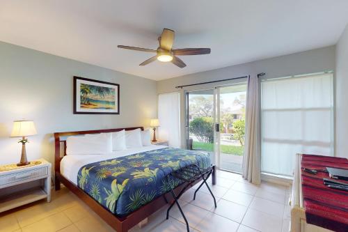 Una cama o camas en una habitación de Greens At Waikoloa J101