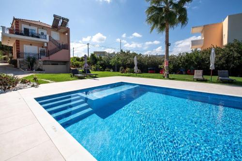 Socrates Holidays Apt 4 with Pool near the Beach