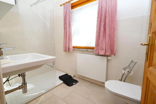 Koupelna v ubytování Haus-Osbahr-Ferienwohnung-Waldtraud