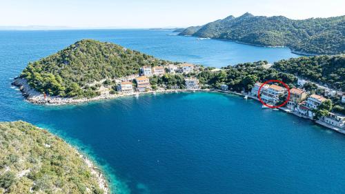 Apartments by the sea Zaklopatica, Lastovo - 8342