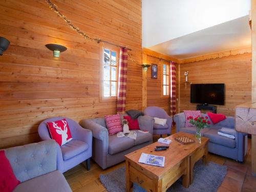 Chalet in L'Alpe d'Huez near Ski Slopes