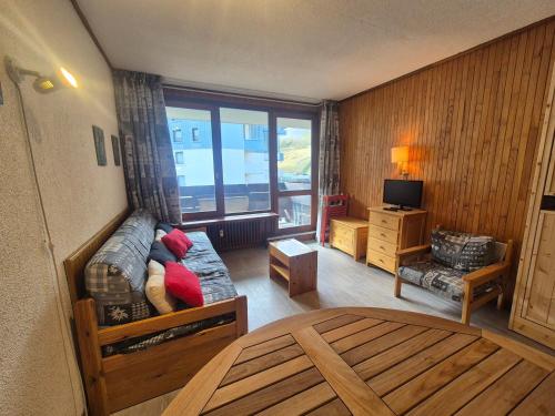 Studio lumineux proche pistes et commerces avec balcon