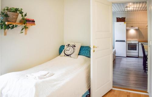 Dapur atau dapur kecil di 2 Bedroom Amazing Apartment In Vear