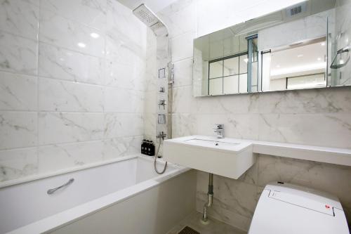 Koupelna v ubytování W Hotel