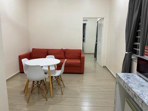 Ruang duduk di The Blue Homestay Sijangkang