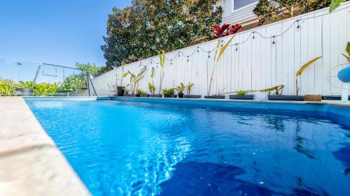 Kolam renang di atau dekat dengan Riviera - Pool & quick walk to centre