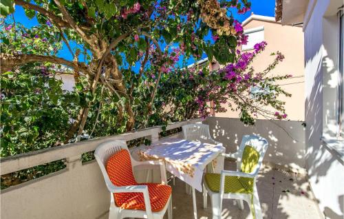 Beach Front Apartment In Rab With Wifi