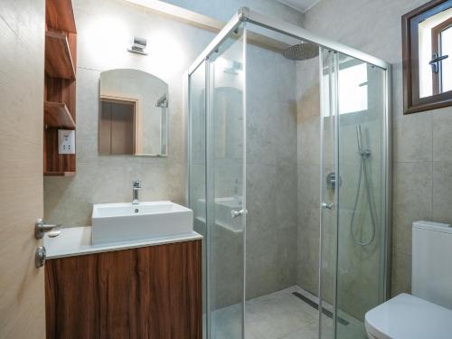 Ένα μπάνιο στο Aqua House Valentino