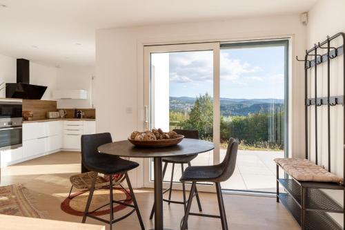 Nespecifikovaný výhled na hory nebo výhled na hory při pohledu z apartmánu
