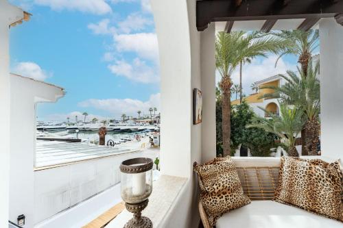 Beautiful frontline apartment