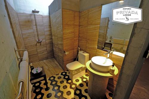 Un baño de Privada Lodge - Historic Hotel