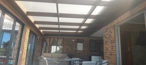 Χώρος καθιστικού στο Maglovir 5 ROOMS BULK