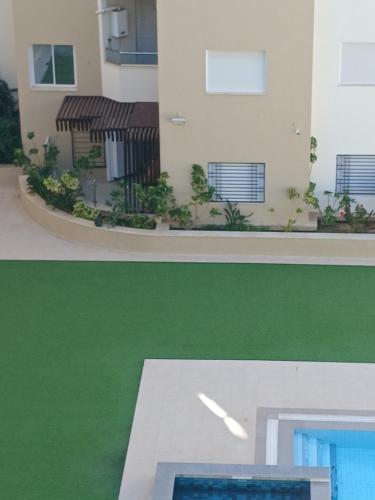 Bazén v ubytování Super loft B51 nebo v jeho okolí