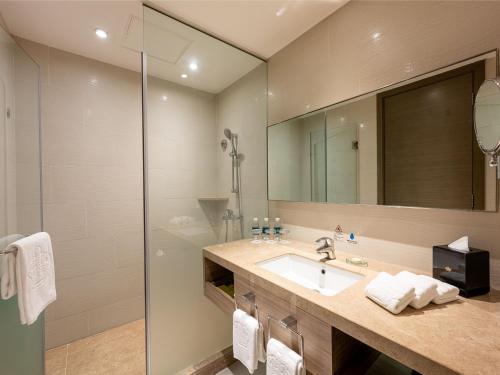 Un baño de Grand Emperor Hotel