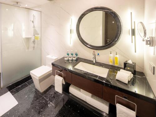 Un baño de Grand Emperor Hotel