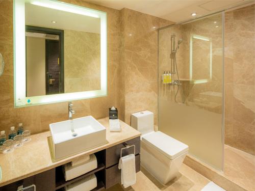 Un baño de Grand Emperor Hotel