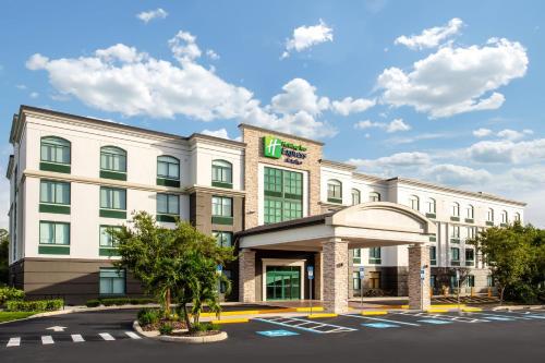 a rendering of a hotel building at Holiday Inn Express & Suites Bradenton East-Lakewood Ranch by IHG in Lakewood Ranch