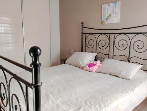 Patisia Metro Station 2 bdrm apartment by MPS