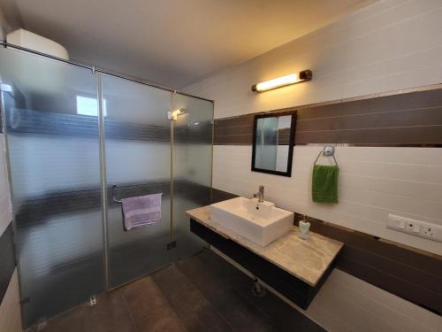 Koupelna v ubytování Mayfair Villa 4 bedroom villa