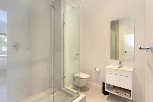 Bilik mandi di Newlands Peak Apartments
