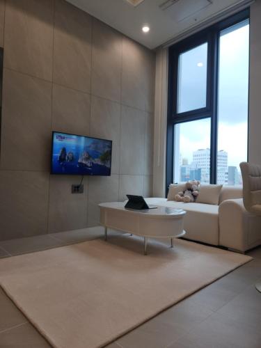 Et tv og/eller underholdning på Warm house, new building, Dongdaemun History & Culture Park Station