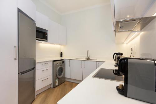 Dapur atau dapur kecil di Newlands Peak Apartments