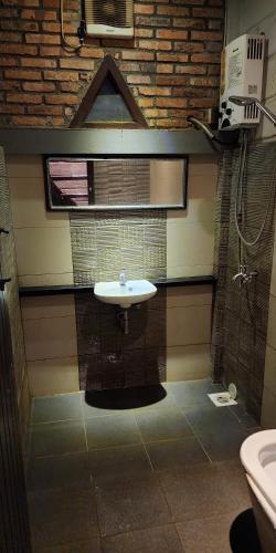 Bilik mandi di NILA HOUSE, Sharia Family Home Stay