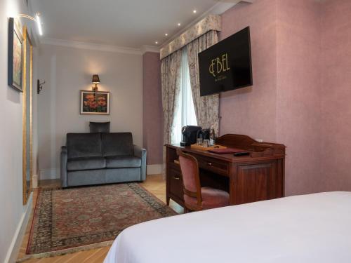 Ebel Boutique Hotelにあるテレビまたはエンターテインメントセンター