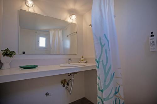 Gallery image of Sing and Blossom Accommodation in Mýkonos City