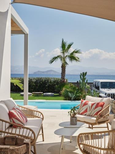 Mando Seaside Villa