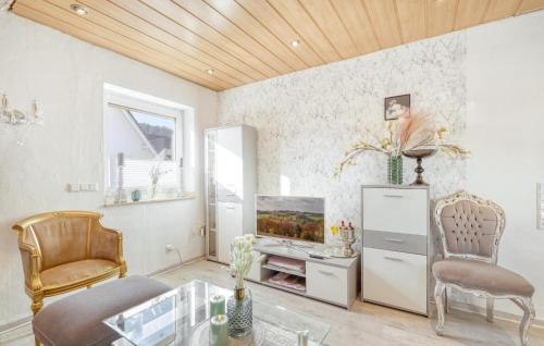 Ruang duduk di Lovely Apartment In Hagen With Wifi