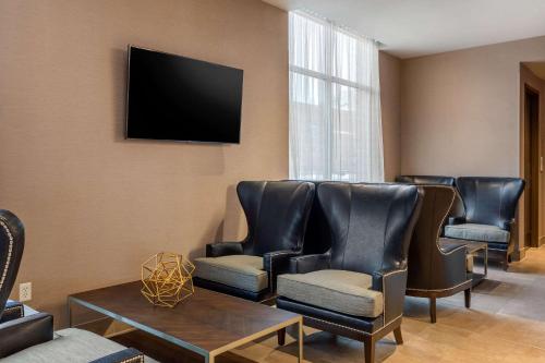 Μια τηλεόραση ή/και κέντρο ψυχαγωγίας στο Cambria Hotel Omaha Downtown