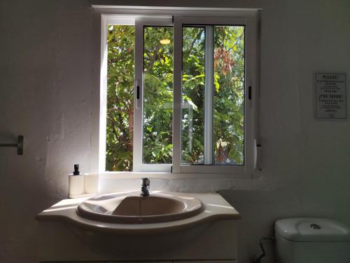 Ένα μπάνιο στο La Casita