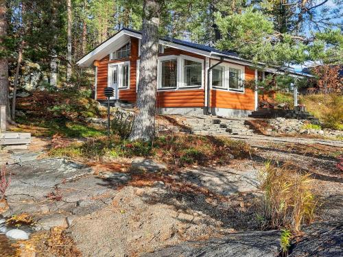 Το κτήριο όπου στεγάζεται  η παραθεριστική κατοικία