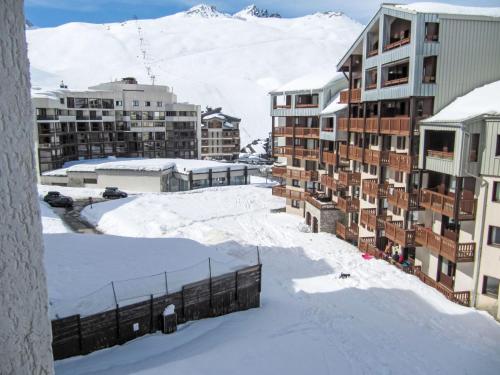 Studio Les Tommeuses - Val Claret-25 by Interhome