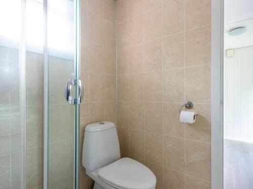 Ένα μπάνιο στο Holiday Home Soltun by Interhome