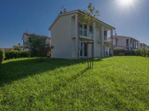 Das Gebäude in dem sich die Villa befindet